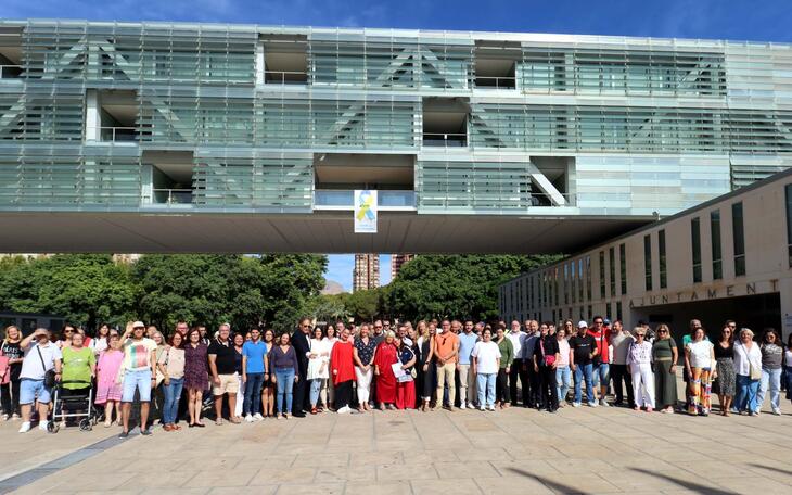 Benidorm conmemora el Día de la Salud Mental con la lectura de un manifiesto y actuaciones en favor de AFEM  